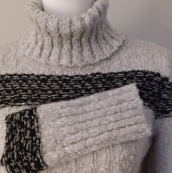 Universal Threads Grey Bulkie Turtleneck Sweater with Black Stripes - Picture 6 of 12